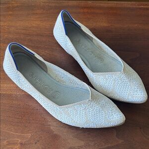 Rothy’s Women's Light Cream Pointed-Toe Knit Flats with Blue Trim
